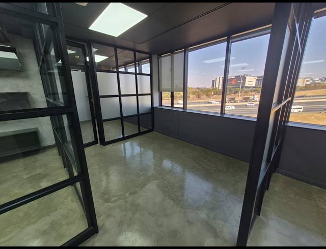 270M² OFFICE TO LET IN WOODMEAD